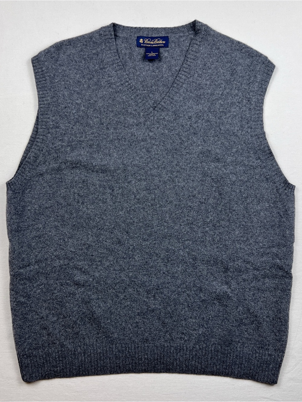 Brooks Brothers Men’s Charcoal Gray V-Neck Sweater Vest Scottish Lambswool
